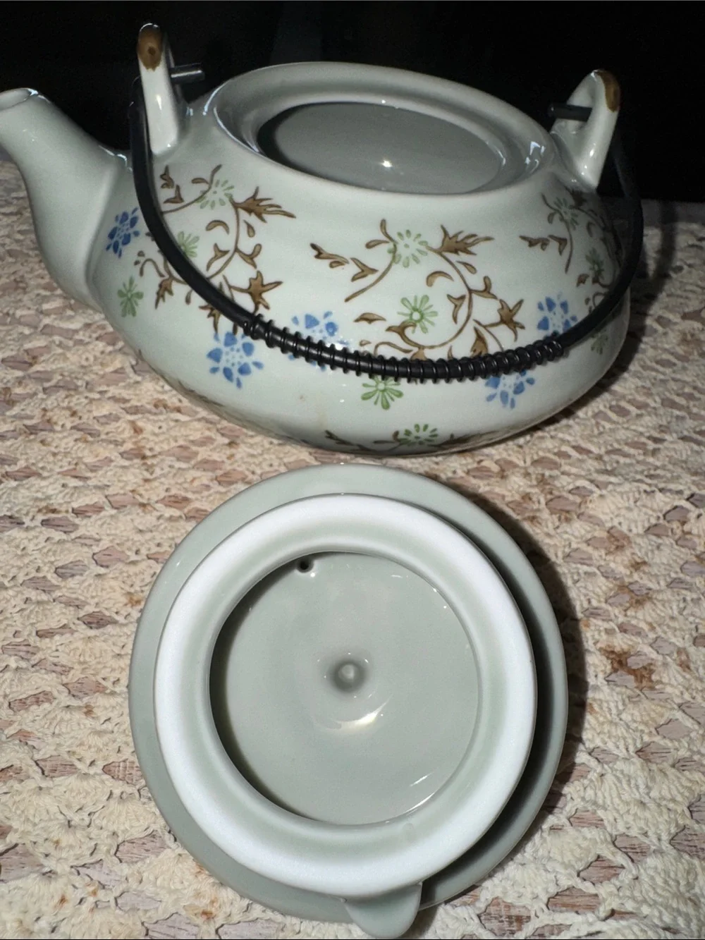 Pier 1 Japanese Import Tomoko porcelain Matching Teapot and bowls